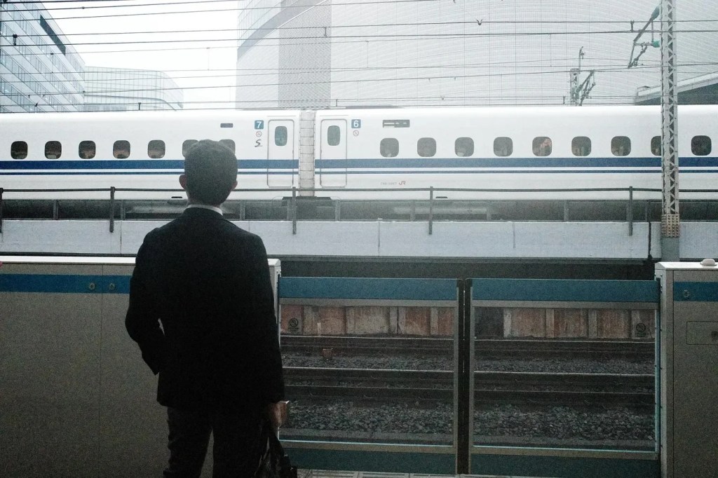 [LIMINADE] 2. Trainspotting. On waiting as&nbsp;transformation.